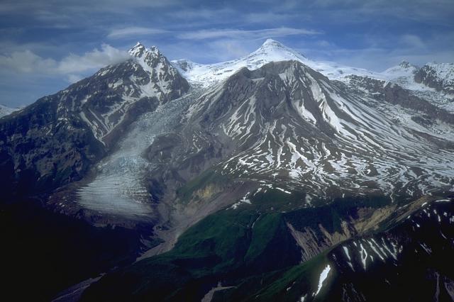 Alaska helicopter tours by tal-adventures Lodge brings you to see Mt.Spurr Volcano and Triumvirate Glacier ‣ Tal-Adventures Lodge